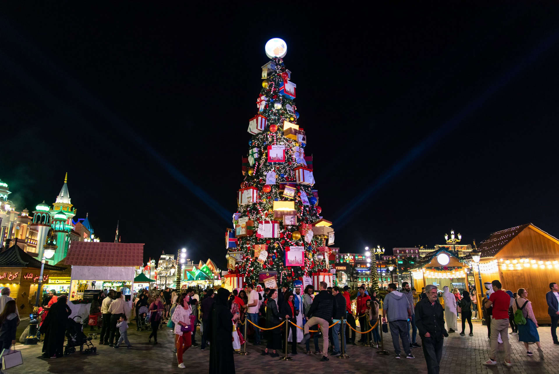 global village dubai noel souk medinat jumeirah marche de noel