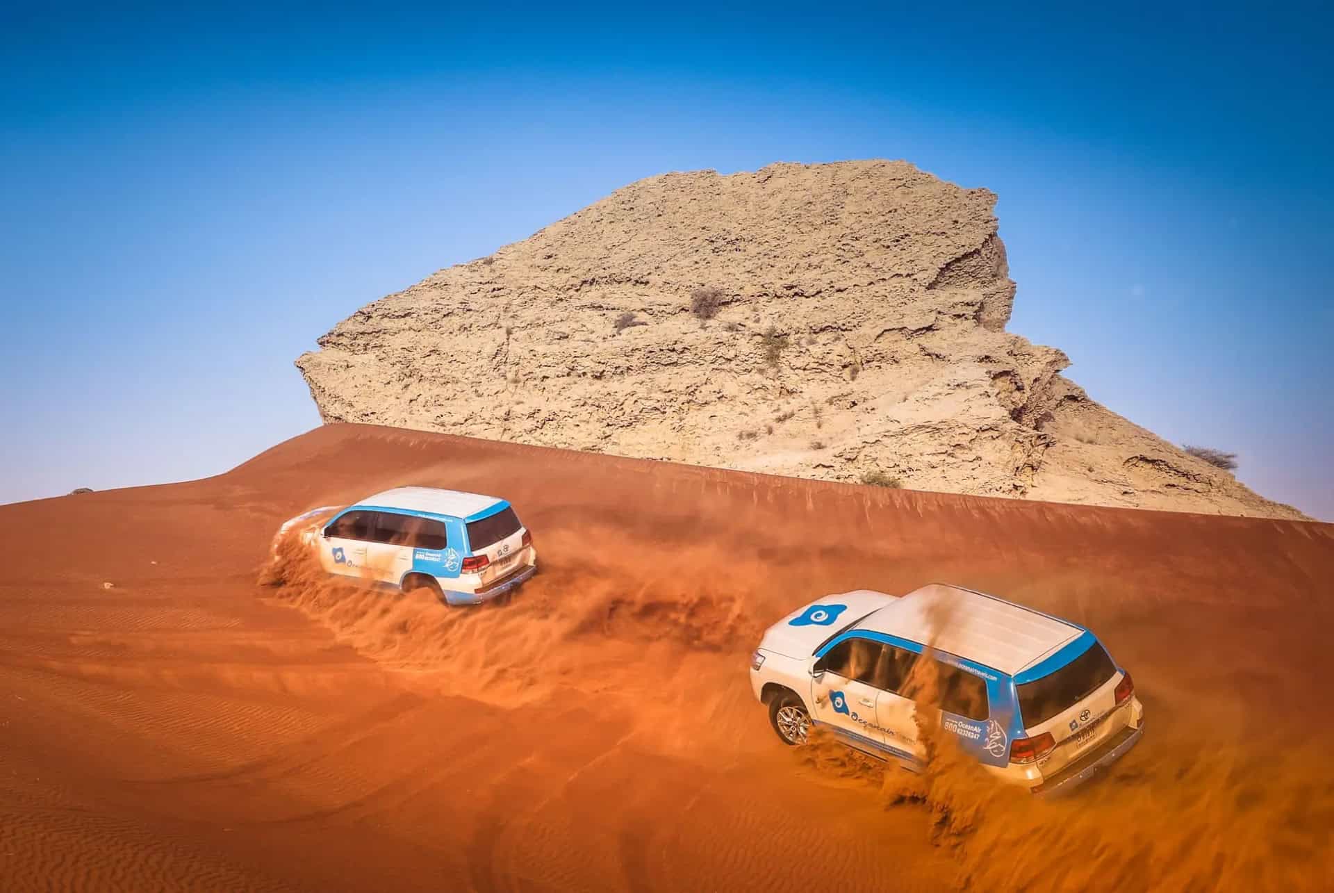 safari en jeep dans les dunes du desert safari en jeep dans les dunes du desert